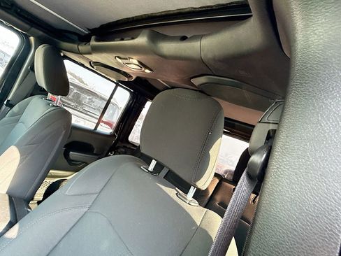 Used 2022 Jeep Wrangler Unlimited Sport image 20