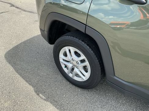 Used 2018 Jeep Compass Sport w/ Cold Weather Group AWD/4WD image 18