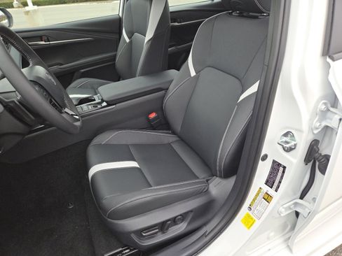 Used 2025 Toyota Camry SE w/ Convenience Package image 21