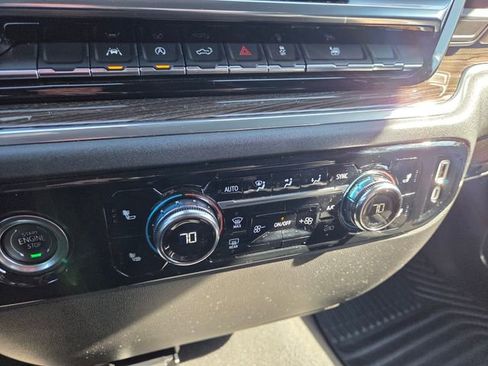 Used 2024 GMC Sierra 1500 Elevation image 12