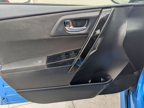 Used 2018 Toyota Corolla iM image 13