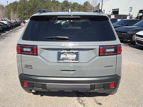 Used 2026 Jeep Cherokee Laredo AWD/4WD image 9