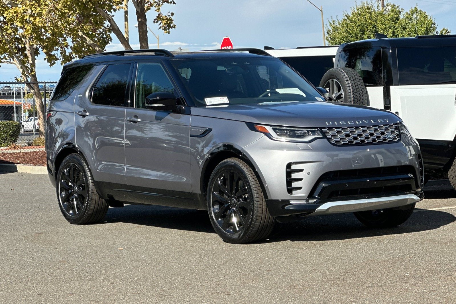 New 2026 Land Rover Discovery Limited Edition AWD/4WD image 8