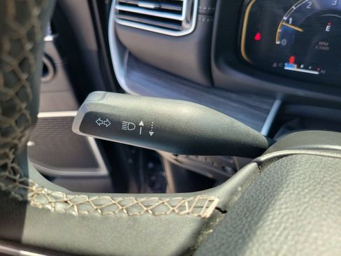 Used 2024 Jeep Wagoneer Series II RWD image 30