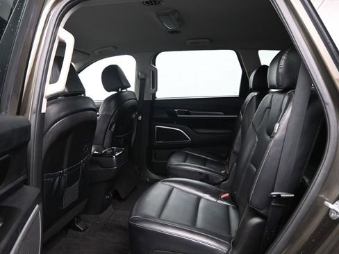 Used 2024 Kia Telluride S image 27