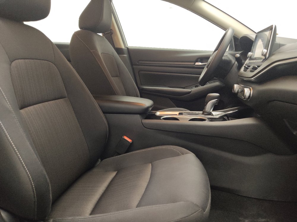 Used 2024 Nissan Altima 2.5 SV FWD image 21