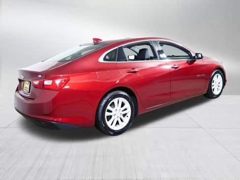 Used 2017 Chevrolet Malibu Hybrid w/ Leather Package image 7