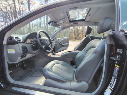 Used 2007 Mercedes-Benz CLK 350 Coupe image 14