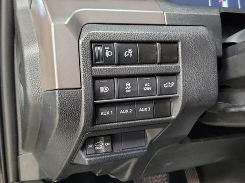 Used 2024 Toyota Tacoma TRD Off-Road w/ TRD Off Road Premium Package AWD/4WD image 17