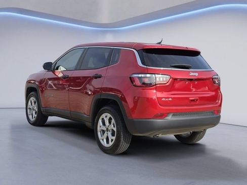 Used 2025 Jeep Compass Sport AWD/4WD image 4