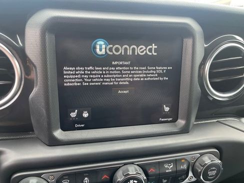 Used 2023 Jeep Wrangler Altitude image 11