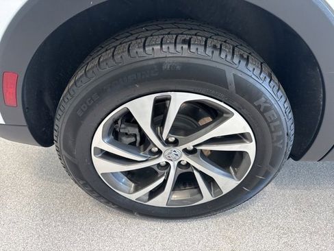 Certified 2023 Buick Envision Essence image 7