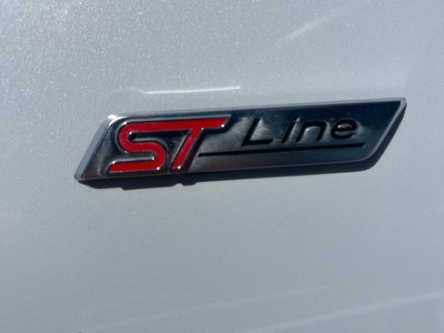 Used 2025 Ford Escape ST-Line FWD image 18