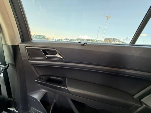 Used 2021 Volkswagen Atlas SE w/ Towing Package FWD image 19