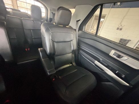 Used 2023 Ford Explorer Limited image 46