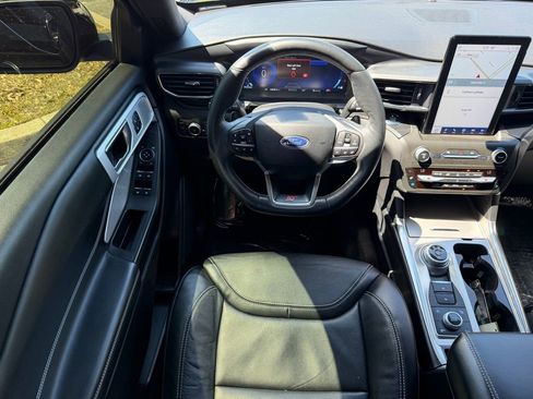 Used 2020 Ford Explorer ST w/ ST Street Pack image 16