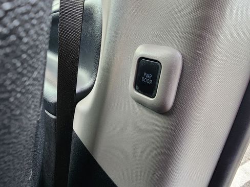 Used 2015 Toyota Sienna SE image 22