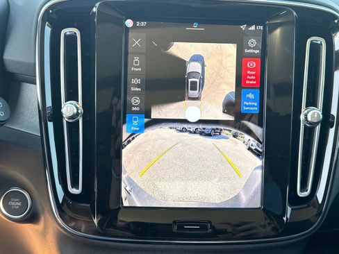 New 2026 Volvo XC40 B5 Plus w/ Climate Package image 23