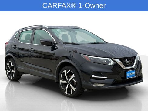 Used 2021 Nissan Rogue Sport SL w/ Premium Package image 3