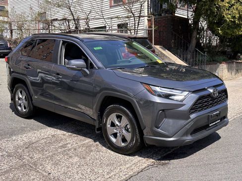 Certified 2025 Toyota RAV4 XLE w/ Convenience Package image 7