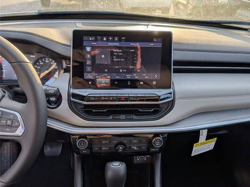 New 2026 Jeep Compass Limited image 13