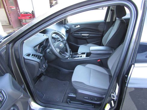 Used 2017 Ford Escape SE AWD/4WD image 4