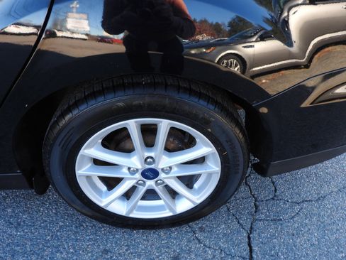 Used 2017 Ford Focus SE image 20