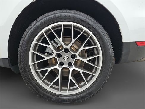 Used 2016 Porsche Macan S image 8