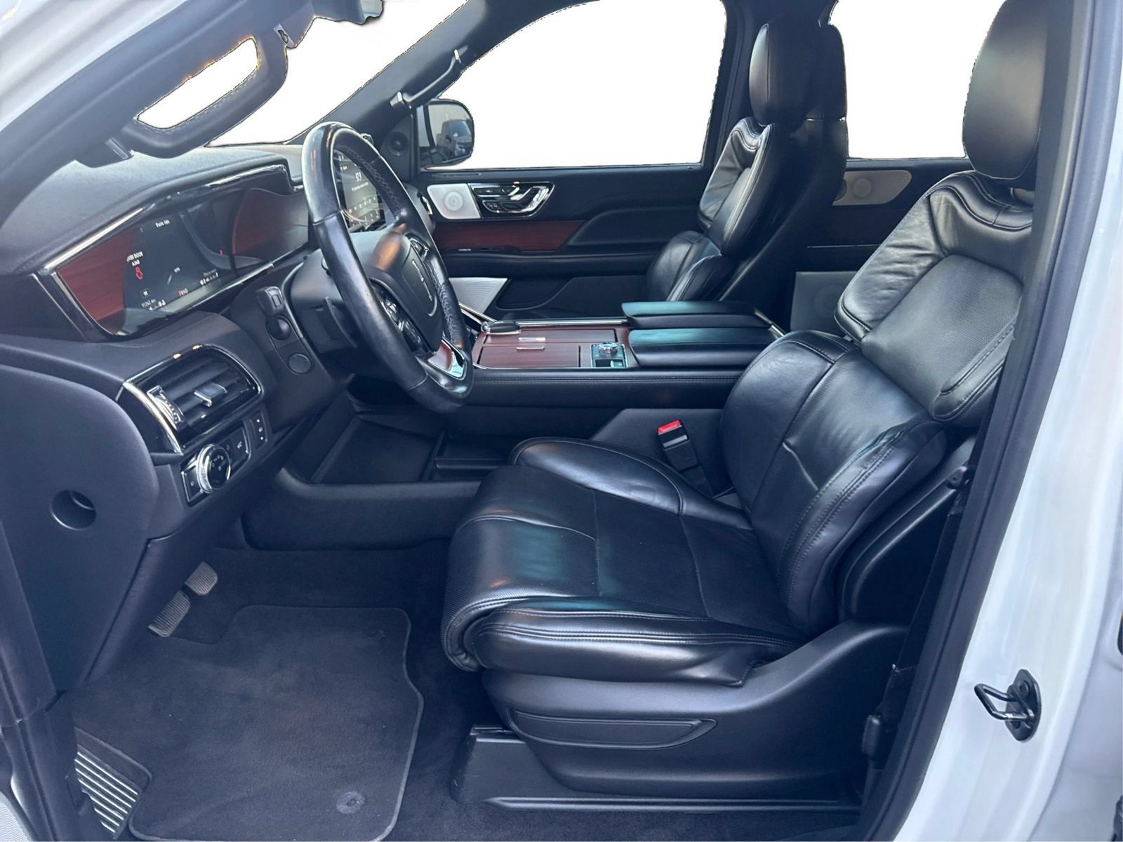 Used 2021 Lincoln Navigator Reserve AWD/4WD image 9