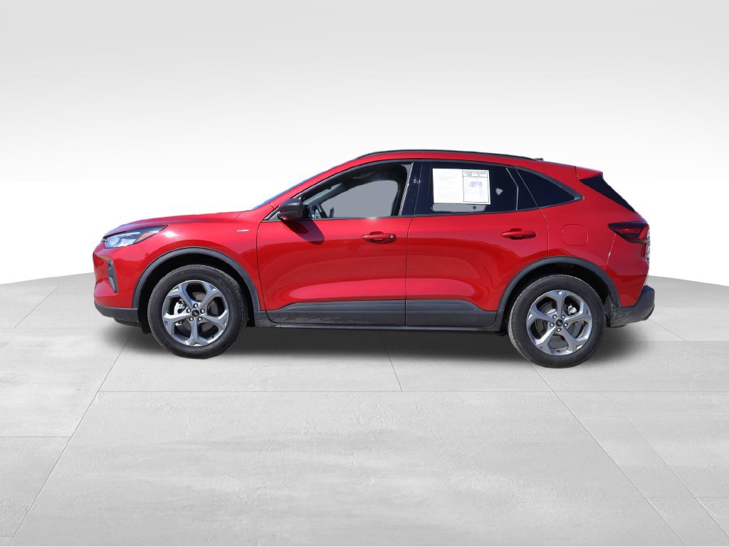Used 2026 Ford Escape ST-Line AWD/4WD image 2