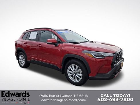 Used 2023 Toyota Corolla Cross LE w/ Moonroof Package AWD/4WD image 1