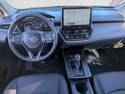 Used 2026 Toyota Corolla Cross XLE AWD/4WD image 22