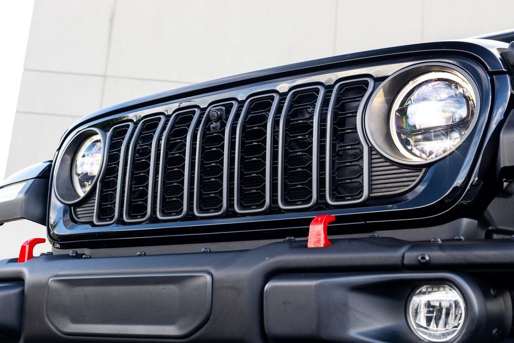 Used 2024 Jeep Wrangler Unlimited Rubicon AWD/4WD image 4