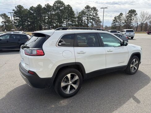 Used 2022 Jeep Cherokee Limited w/ Mopar Interior Package image 8