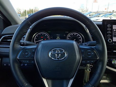 Used 2024 Toyota Camry SE image 18