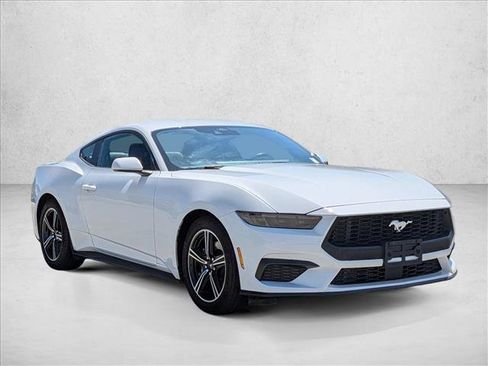 Used 2025 Ford Mustang Premium RWD image 3