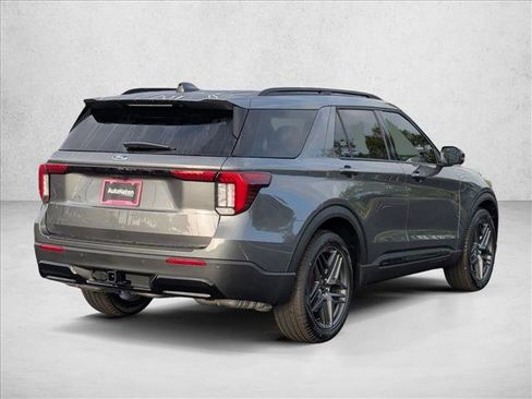 New 2026 Ford Explorer ST-Line RWD image 2