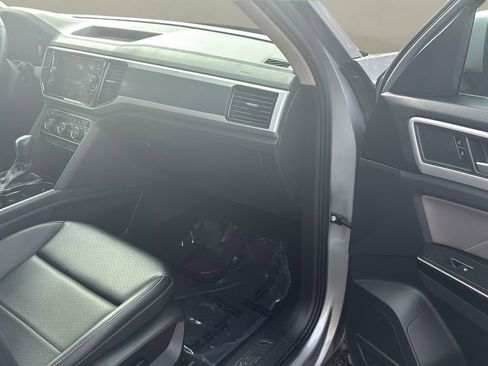 Used 2021 Volkswagen Atlas SEL R-Line image 10