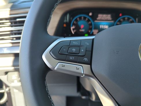 New 2026 Volkswagen Atlas SE image 42