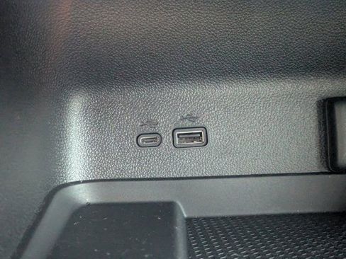 New 2026 Chevrolet Traverse RS w/ LPO, Floor Liner Package FWD image 23