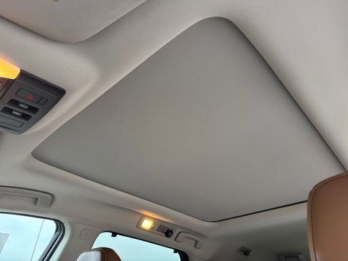 Used 2022 Nissan Pathfinder Platinum w/ Cargo Package image 16