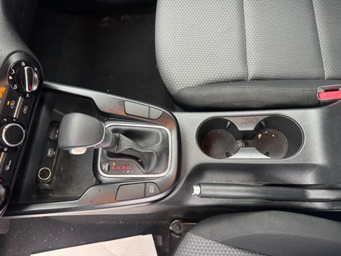 Used 2020 Kia Soul LX FWD image 16