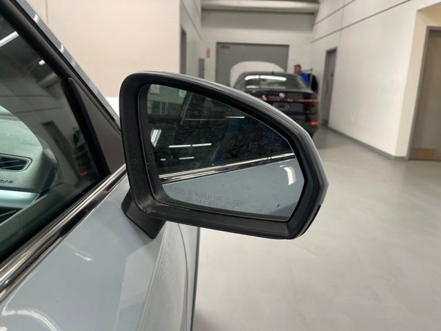 New 2027 Volkswagen Taos SE AWD/4WD image 12