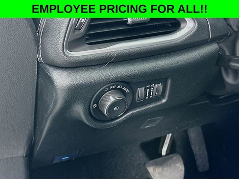 New 2026 Chrysler Pacifica Limited w/ S Appearance Package image 12