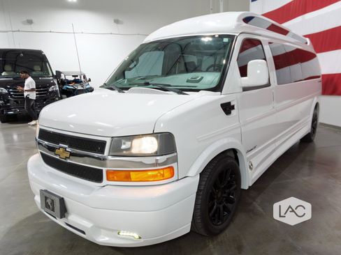 Used 2019 Chevrolet Express 2500 Extended w/ Enhanced Convenience Package image 37