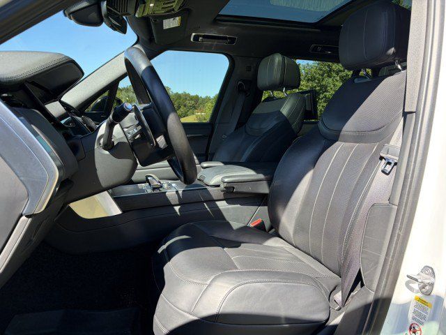 Used 2023 Land Rover Range Rover Long Wheelbase SE AWD/4WD image 17