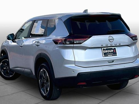Used 2025 Nissan Rogue SV FWD image 24
