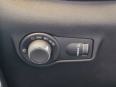 Certified 2025 Jeep Compass Sport w/ Mopar Graphics Package AWD/4WD image 21