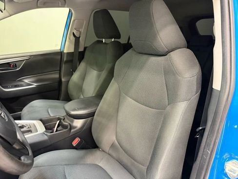 Used 2019 Toyota RAV4 LE image 20
