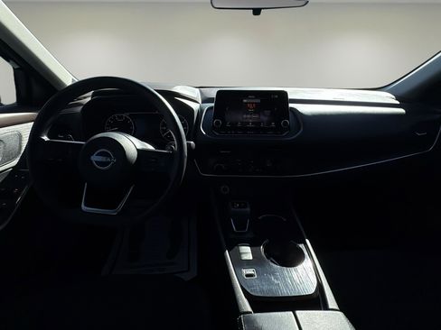 Used 2023 Nissan Rogue S image 9